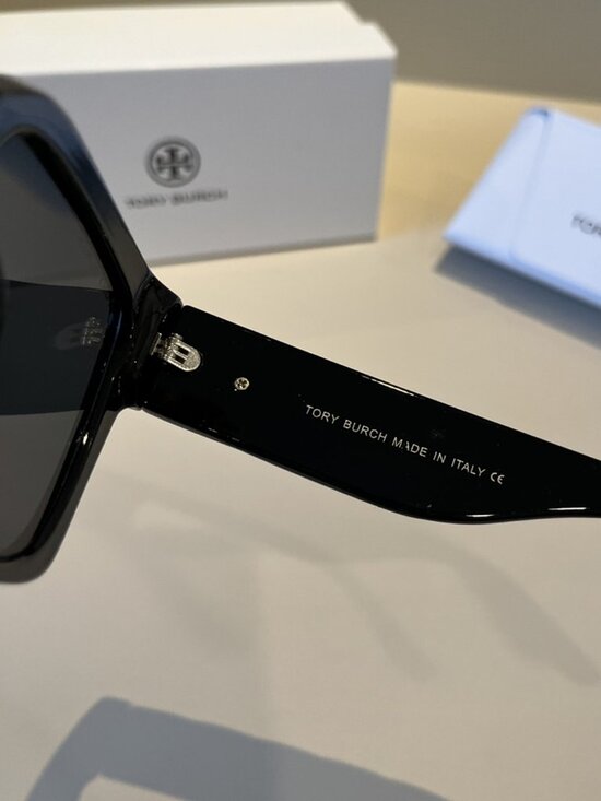 Tory Burch Black Sunglasses main image 4